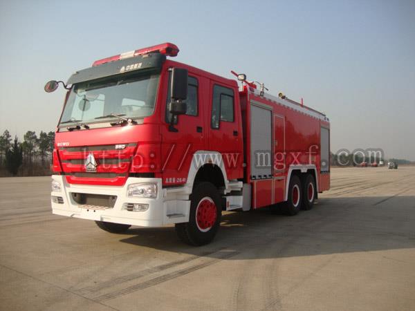 10000L Dry Powder Foam Water Combination Fire Truck